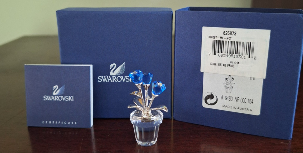 Swarovski Crystal Memories Forget-Me-Not Flower Figurine 626873 Boxed